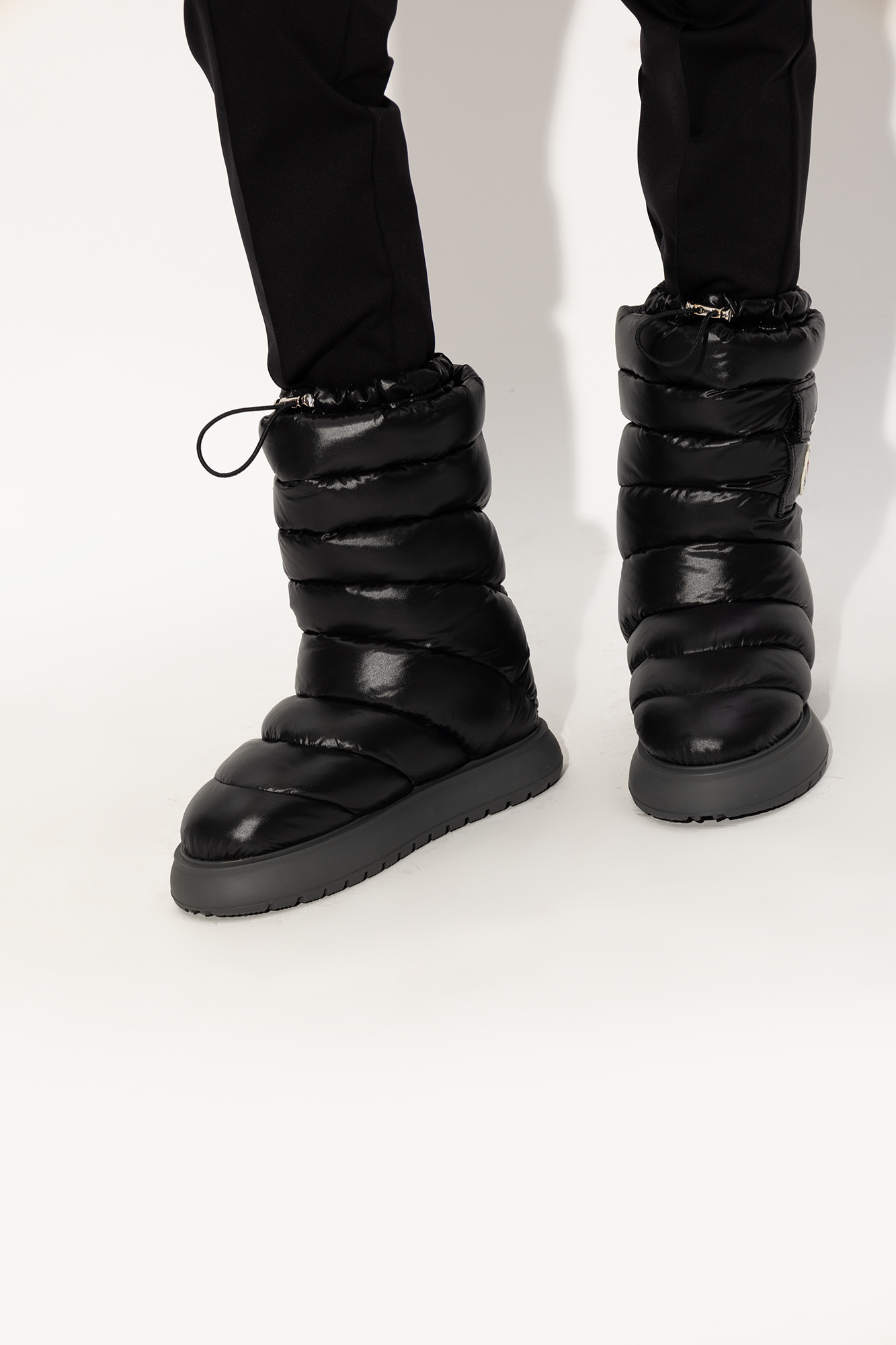 Moncler deals puffer boots